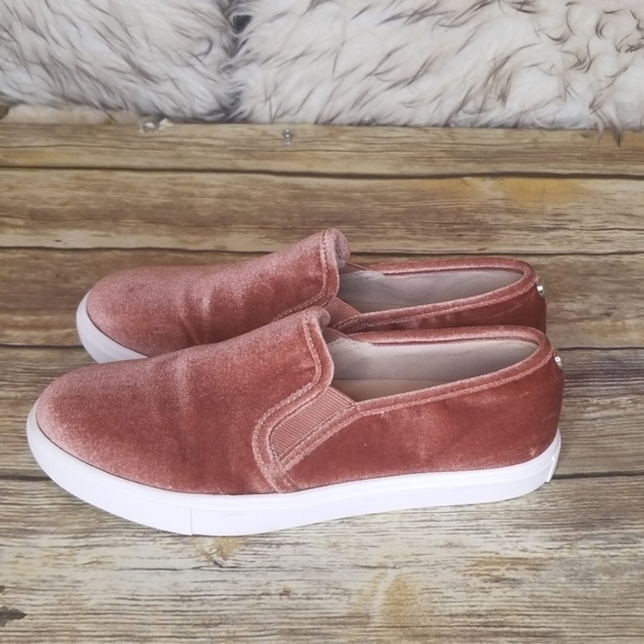Steve Madden Shoes - STEVE MADDEN Velvet Pink Slip Ons